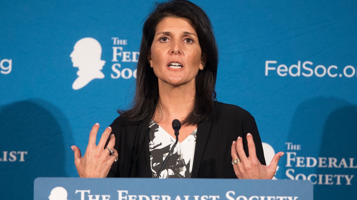 Nikki Haley, aleasă de Donald Trump pentru funcția de ambasador la ONU