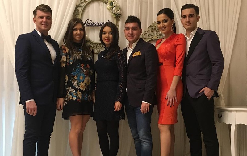 Aflată în România, Simona Halep a lăsat baltă racheta! ^Are program exclusiv de joacă, în vacanță / FOTOGRAFII DE FAMILIE