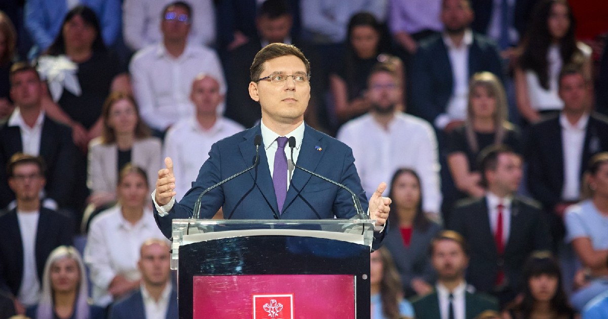 Victor Negrescu ține un discurs pentru PSD