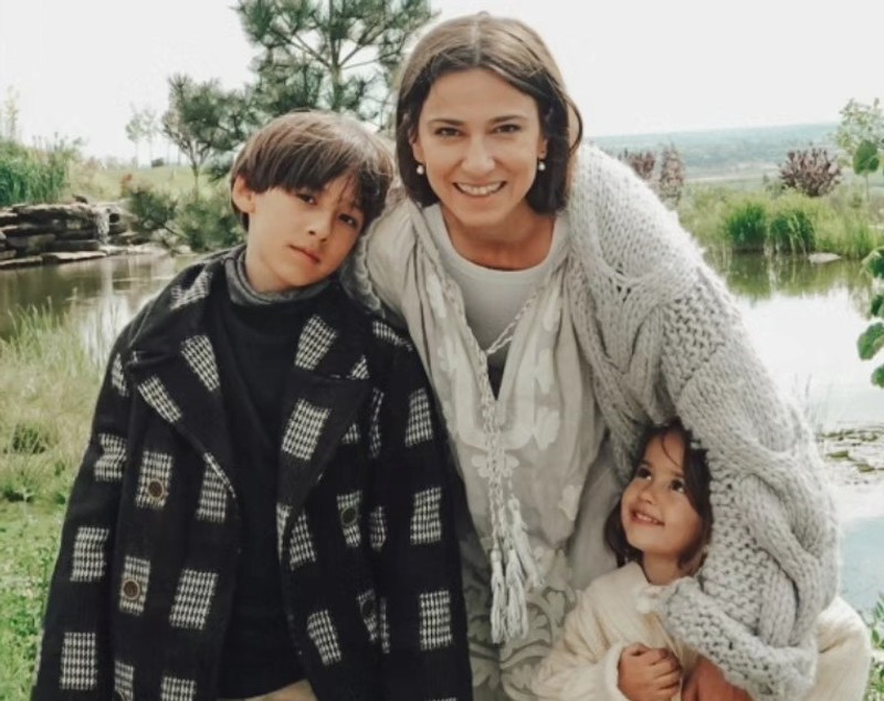 Ce reguli are Dana Rogoz pentru cei doi copii ai săi, Vlad și Lia. „Are un ceas pentru vacanțe, prin care putem să îl urmărim”