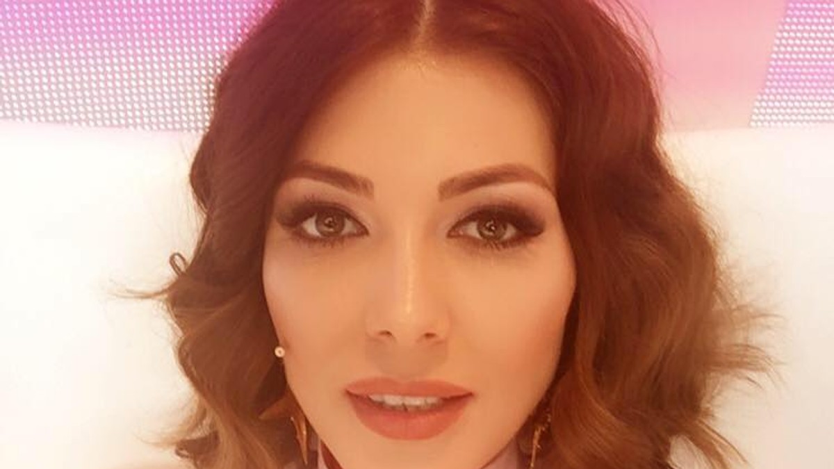 Ce face Ilinca Vandici în pauzele publicitare de la emisiune. A fost filmat totul | VIDEO
