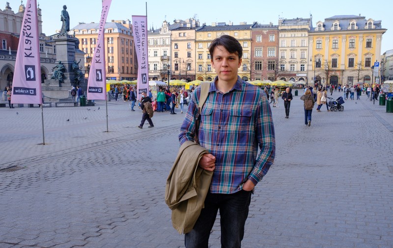 CORESPONDENȚĂ. Viața unui student român în Cracovia, oraș care a primit peste 100 de mii de refugiați: „Când lipsește câte un coleg, găzduim ucraineni”