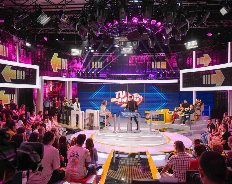 Când începe „Tu urmezi”, show-ul prezentat de Dan Negru la Kanal D. „Emisiunea care îţi dă bani, dacă reușeşti să gândeşti altfel”