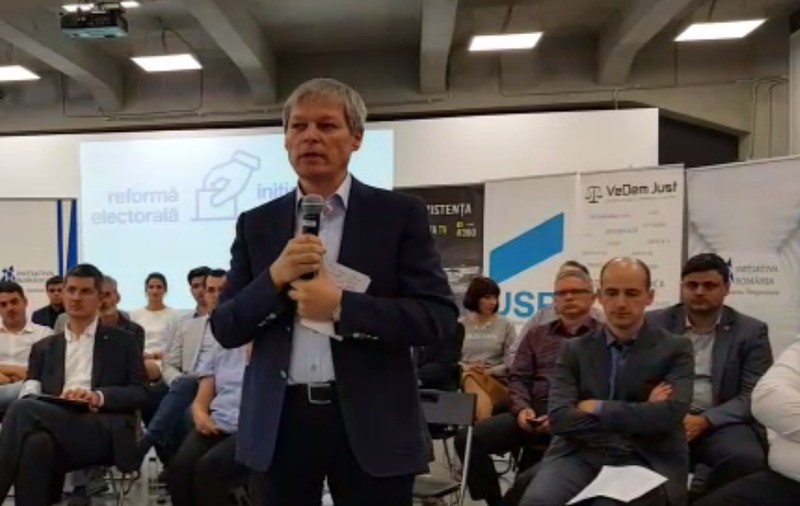 VIDEO / Cioloș: Susțin protestele împotriva Guvernului, cer parlamentarilor să trimită acasă guvernarea Dragnea