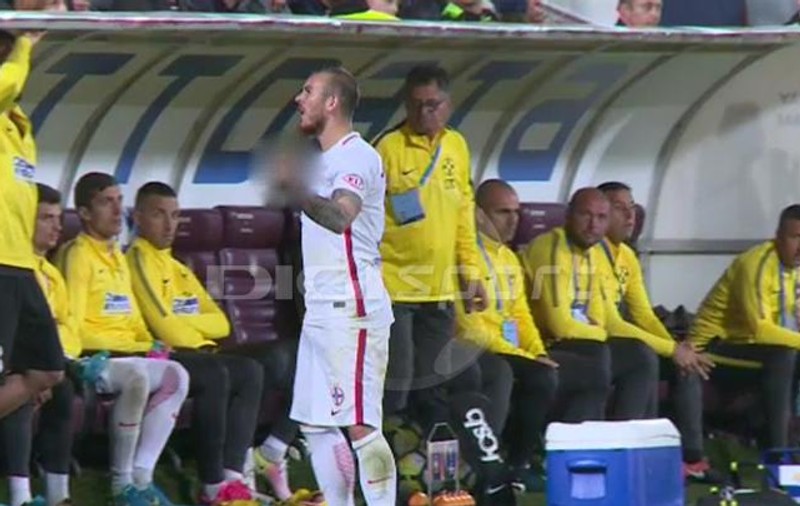Gesturi incalificabile ale lui Alibec. Ce a făcut după ce a fost schimbat la meciul CFR Cluj - FCSB. Reacția lui MM Stoica