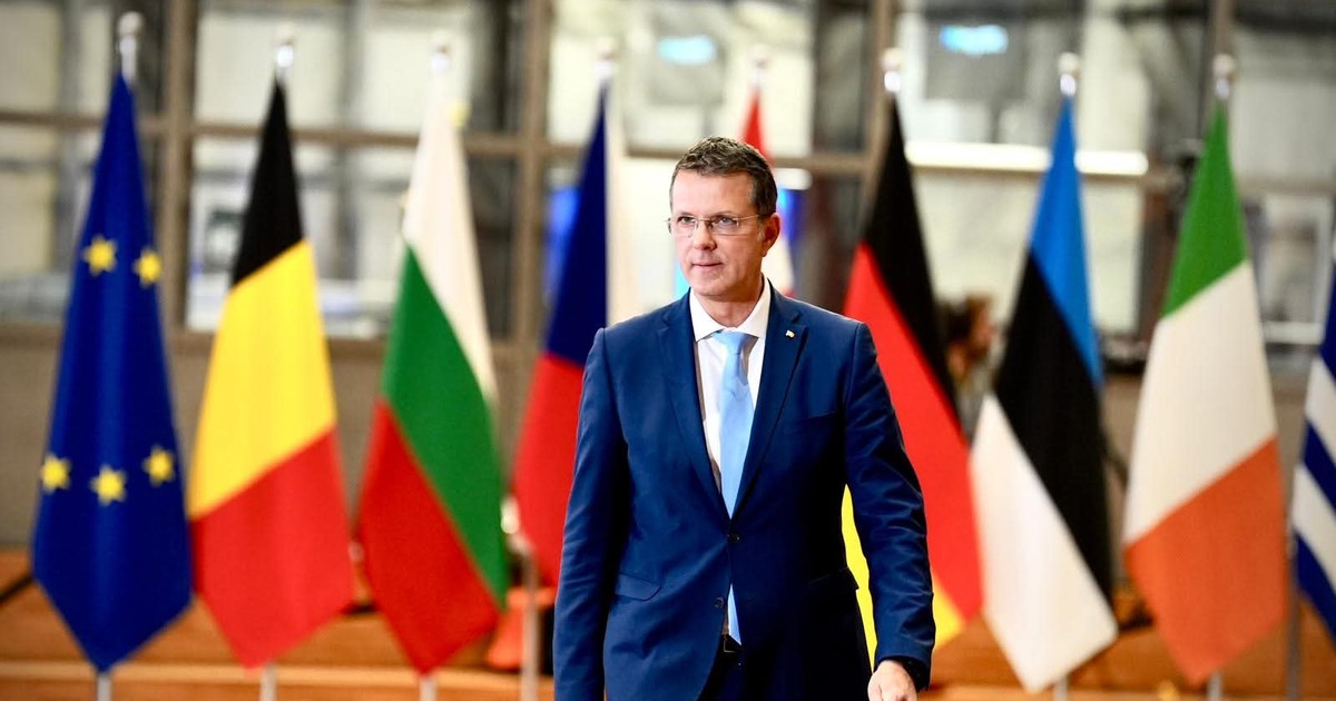 Ministrul Apărării Ionuț Moșteanu sursa foto Facebook