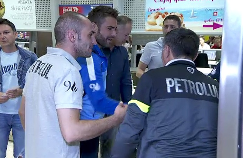 Adrian Mutu la aeroport. FOTO: digisport.ro