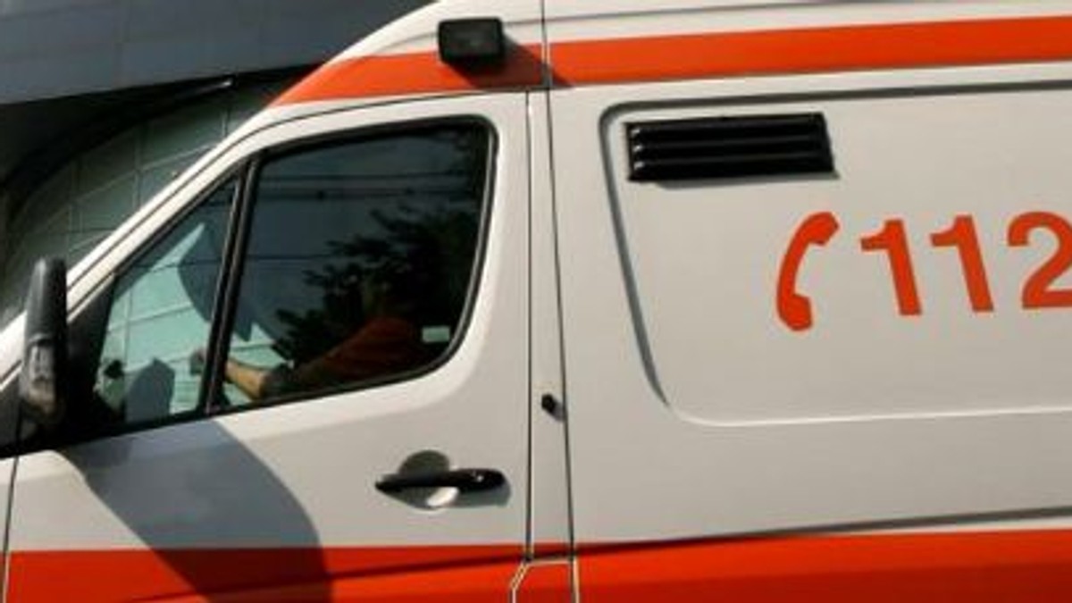 Un bărbat de 37 de ani a murit după ce mașina sa a fost proiectată într-un cap de pod, în Dolj
