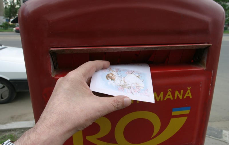 Cărțile poștale și plicurile timbrate sfidează internetul: Românii trimit 14 milioane de scrisori pe lună! Campioni sunt bucureștenii, timișorenii și ieșenii