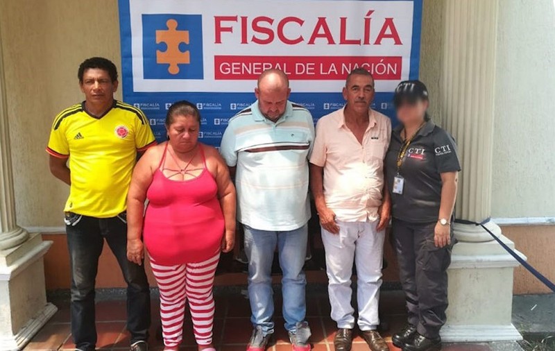 O fetiță de opt ani, obligată să se prostitueze de bunica ei. Printre clienți, tatăl vitreg al acesteia