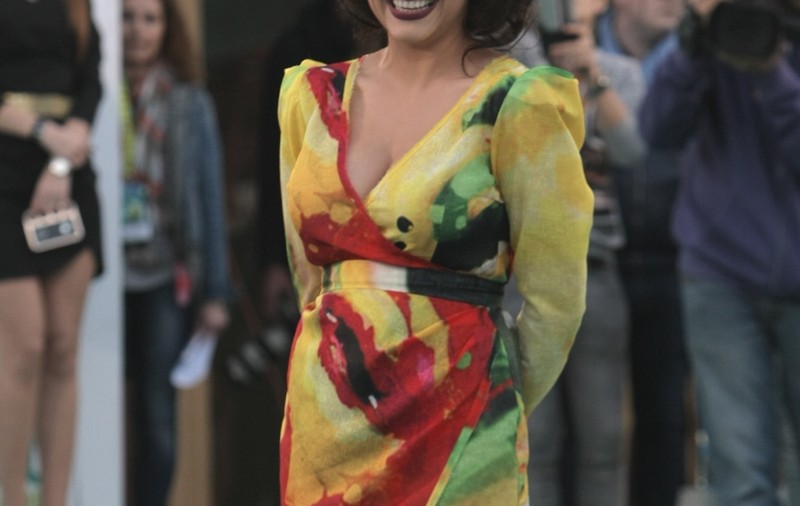Andra, ÎNTÂMPINATĂ CU APLAUZE pe covorul verde, de la ZUMA