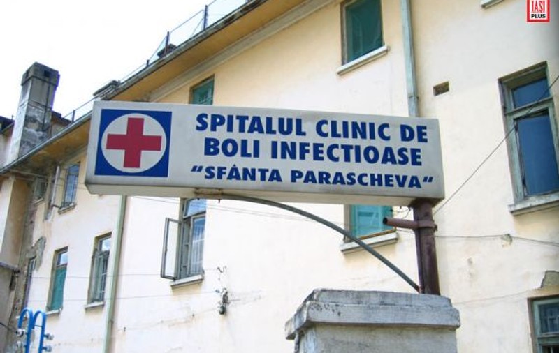 Un medic din Iași infectat cu coronavirus a dat în judecată spitalul pentru a fi externat. Instanța l-a obligat să rămână internat, în ciuda deciziei CCR