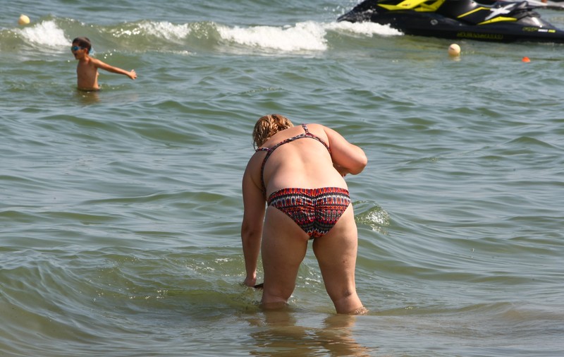 Viorica, SPAIMA PLAJEI! Uite-o pe soţia lui Ioniţă de la Clejani ÎN COSTUM DE BAIE | FOTO ÎN ARTICOL