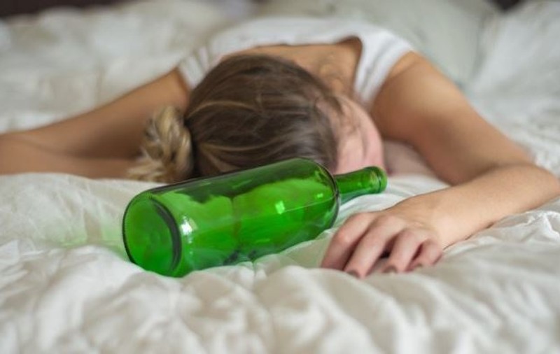 Românii sunt campioni la consumul de băutură. „Vom fi o naţiune care se va dilua într-un ocean de alcool“