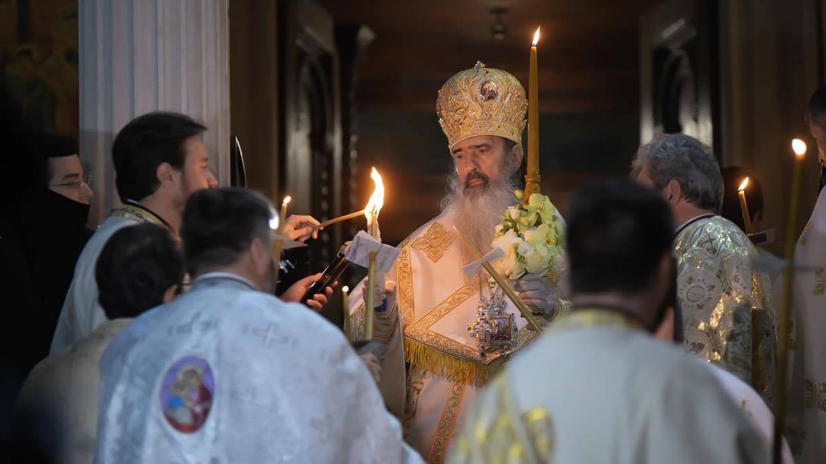 Slujba Învierii, ținută pentru a doua oră în Constanța din cauza coronavirusului. „Veniți de luați Lumină!"