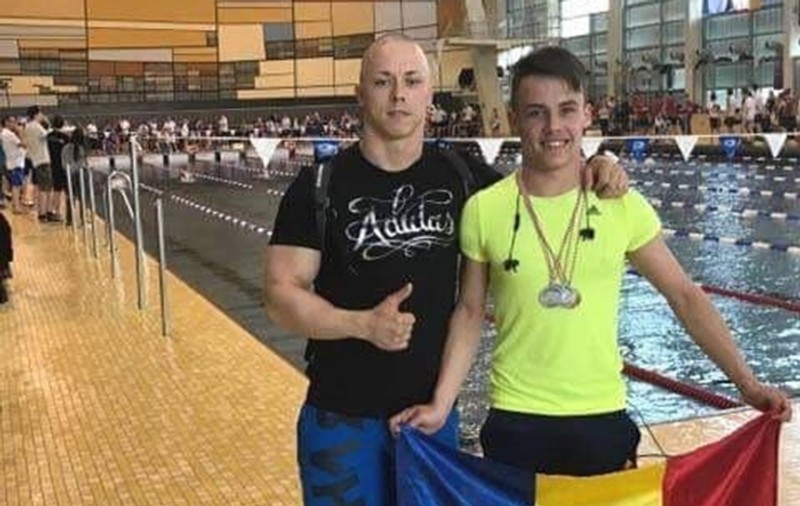 Un adolescent din Timișoara, printre cei mai buni înotători din Europa. Etienne Dragota a urcat de 4 ori pe podium la un concurs din Germania