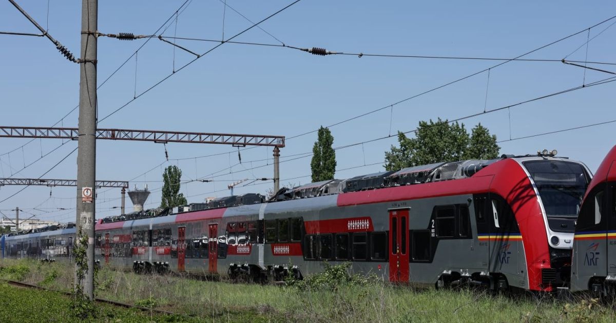 Trenuri noi, moderne, stau nefolosite în curtea Ministerului Transporturilor, a spus ministrul interimar al Transporturilor, Radu Miruță, vineri, 1 mai 2026.