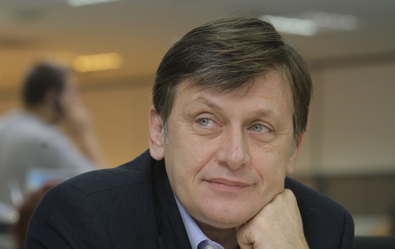Orban, despre o candidatură a lui Crin Antonescu la europarlamentare: ”Dacă se decide să candideze, nu cred că poate să mai candideze altcineva din familia domniei sale”