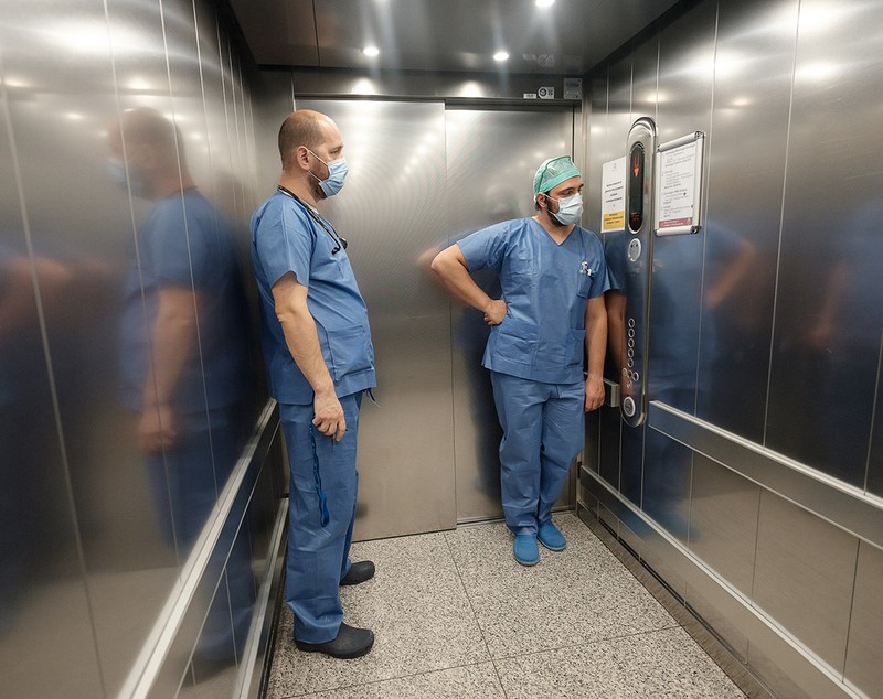 Ciocnirea generațiilor în familia unui român din Italia. Părinții îl voiau „domn la oraș”, el a ales terapie cu cai pentru copii