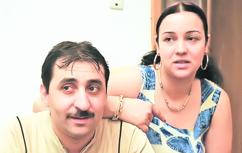 Moda printre manelişti: şi cu soţie, şi cu amantă