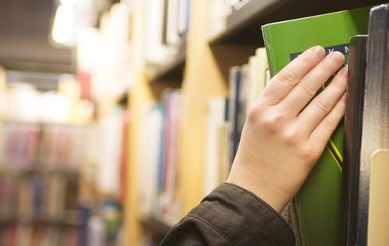(P) Caravana Bookland vine în 39 de oraşe din ţară, timp de 42 de săptămâni