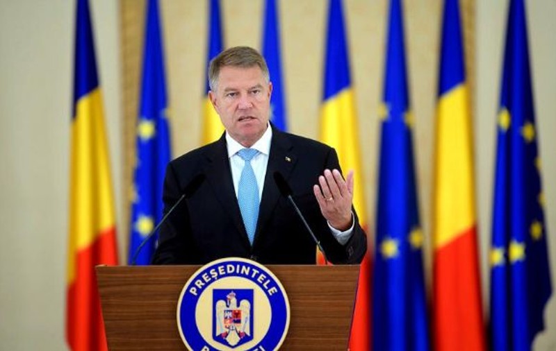 Iohannis, la un an de la protestul de pe 10 august: "Guvernul PSD și-a atacat atunci propriii cetățeni cu bâte și gaze lacrimogene. Este obligatoriu să se abțină de la acțiuni de forță"