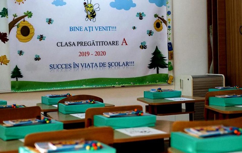 Când s-ar putea întoarce elevii la școală. Varianta lansată de ministrul sănătății