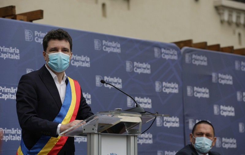 Nicușor Dan a depus jurământul ca primar general: „Cer bucureștenilor răbdare și solidaritate, pentru că avem foarte multe probleme”