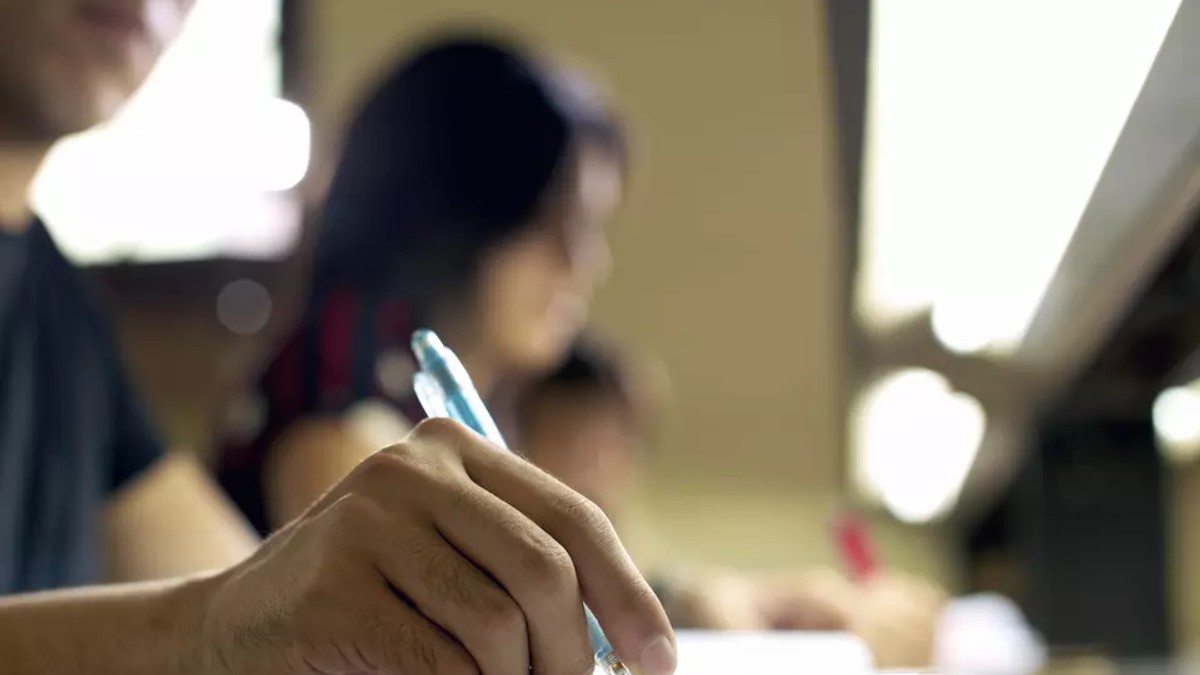 VIDEO Subiecte BAC Matematică 2022. Ce le-a picat elevilor de la mate-info, tehnologic și științele naturii la Bacalaureat