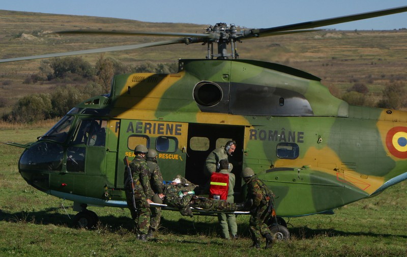 Un bebeluș cu probleme cardiace, transportat în Italia cu o aeronavă a Forţelor Aeriene Române, anunță MApN
