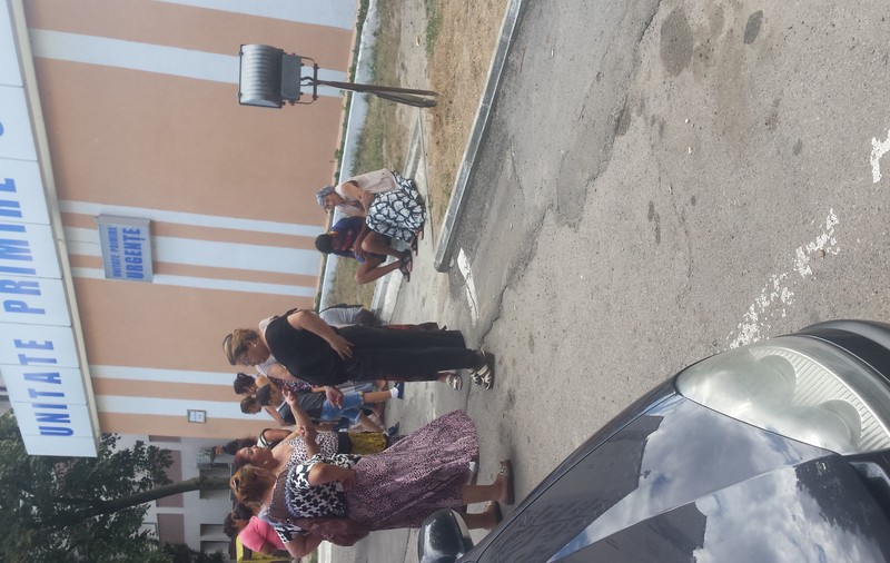 Conflict violent în Botoșani! O femeie i-a dat foc vecinei sale