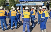 Mai mulți muncitori s-au strâns în fața sediului Liberty Galați pentru a protesta pentru neplata salariilor, august 2025