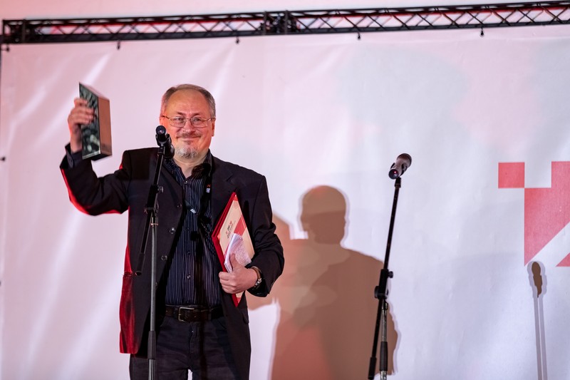 Regizorul Nae Caranfil a fost recompensat cu Premiul de Excelență la Festivalul Internațional de Film Transilvania (TIFF)