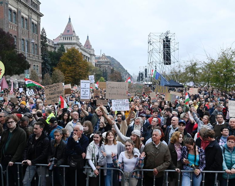 Protest masiv față de Guvernul de la Budapesta, cu mesaje anti-Viktor Orban, din cauza salariilor și a inflației