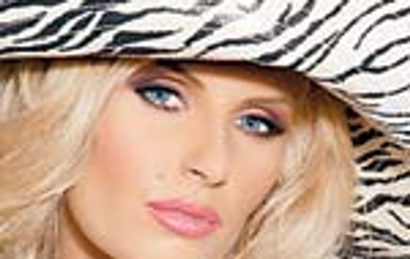 Andreea Banica isi scrie biografia