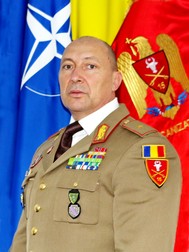 Generalul de brigadă Daniel Pop a deschis porțile Palatului Oștirii din Iași pentru Kasta Morrely | Foto: Brigada 15 Mecanizată Podu Înalt