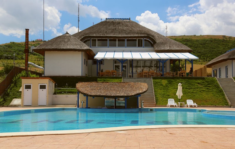 Hoteluri cu piscine - cele mai spectaculoase locații din România