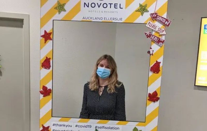 Sărbători în carantină instituționalizată: „Am primit de la Moș Crăciun un test COVID”