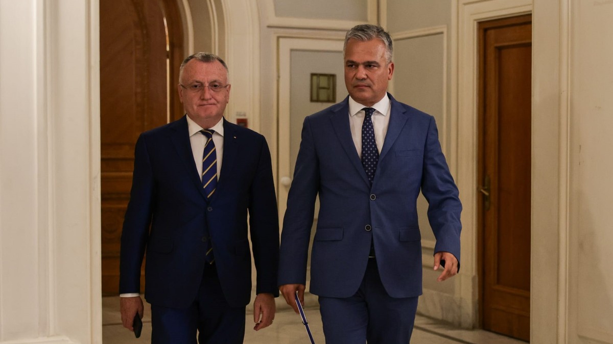 Adrian Veștea și Sorin Cîmpeanu FOTO Vlad Chirea