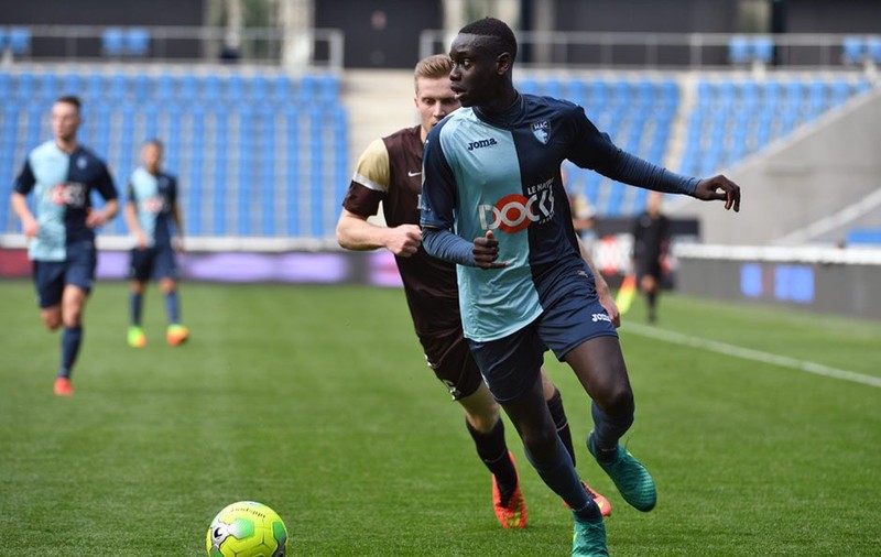 A murit fotbalistul Samba Diop. Avea doar 18 ani. Meciul Reims - Le Havre, amânat
