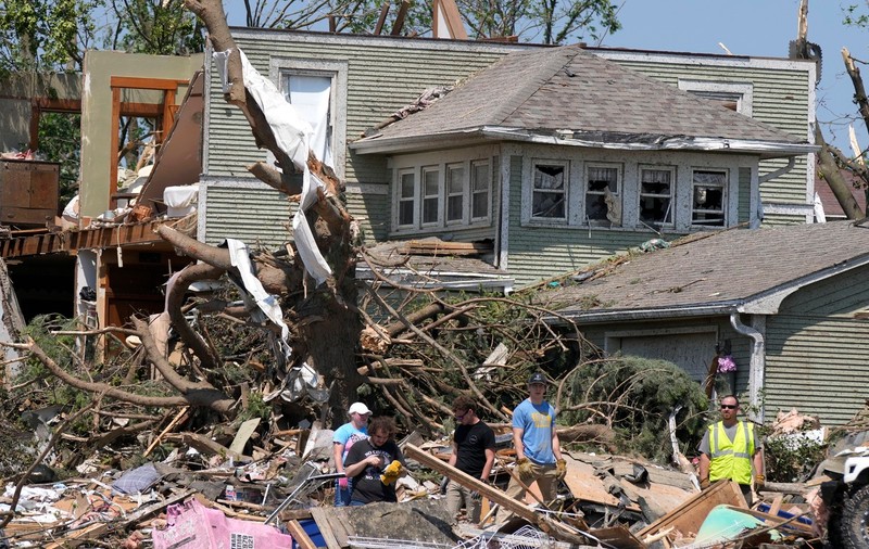 Patru morți și cel puțin 35 de răniți după ce o tornadă a devastat statul american Iowa