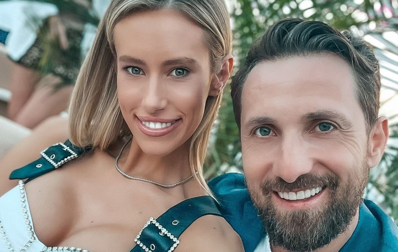 Dani Oțil i-a cumpărat o mașină de zeci de mii de euro soției sale. Gabriela Prisăcariu a împlinit 30 de ani