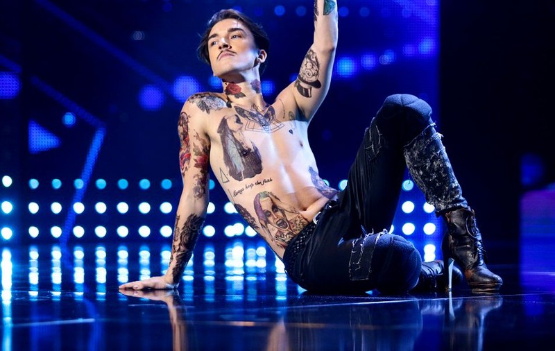 VIDEO | Emil Rengle fură meserie de la Loredana. O urmărește la repetițiile pentru spectacolul  «We will rock you». «O privesc ca pe o școală pentru care nu am plătit»