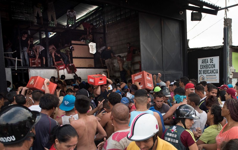 Criza din Venezuela | Sute de oameni au fost arestați, în urma protestelor violente