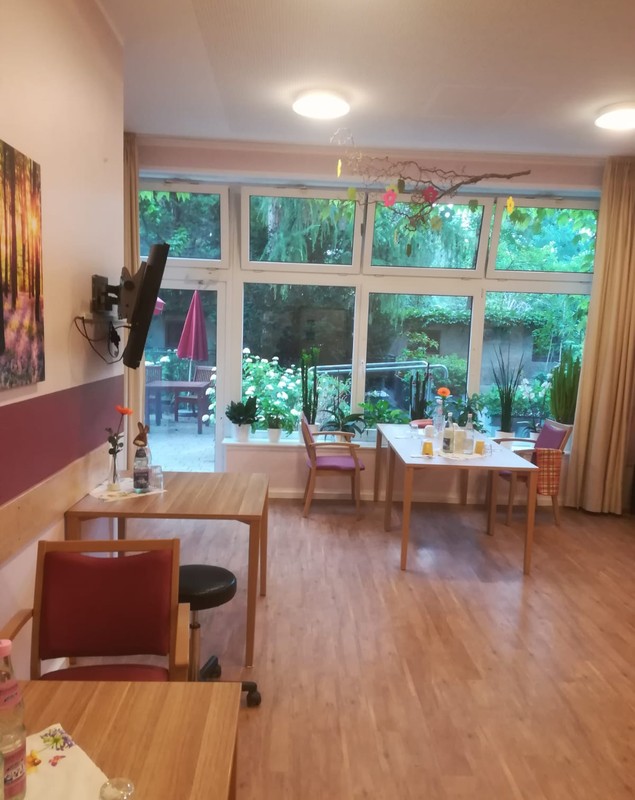 ”Am ținut-o de mână, până și-a dat ultima suflare”. Povestea româncei care muncește de 30 de ani în Germania