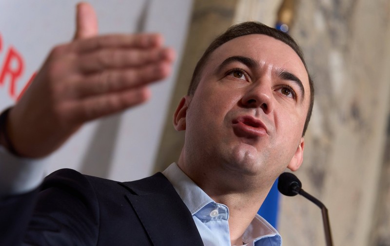 Bogdan Ivan a anunțat, de față cu Ilie Bolojan, că își va da demisia de la Ministerul Energiei dacă PSD iese de la guvernare