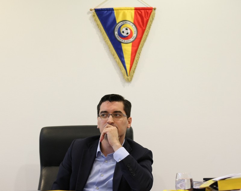 Iordănescu și-a asigurat buncărul de la Euro 2016: ”Nici măcar dronele nu vor zbura deasupra hotelului”. Burleanu: ”E inadmisibil ca o echipă din play-out să joace în Europa”. Ce face FRF cu insolvenții. Modelul sârb