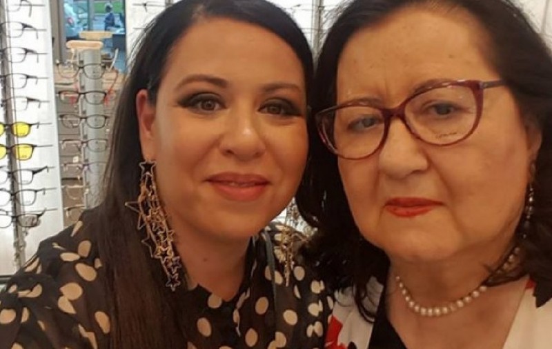 Mioara Roman, machiată și coafată la centrul de recuperare. A împlinit 83 de ani, iar fiica Oana i-a făcut o surpriză