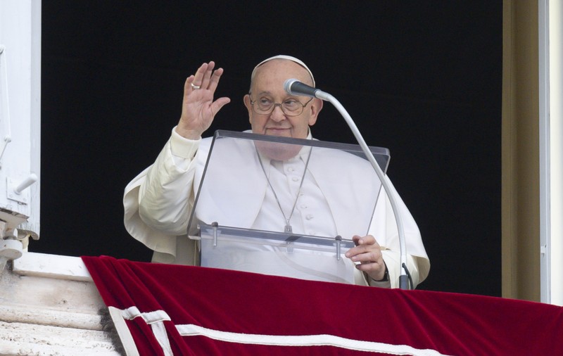 „Rușinos” și „de neînțeles”. Papa Francisc, aspru criticat după ce a spus că Ucraina ar trebui să „ridice steagul alb” al negocierilor cu Rusia
