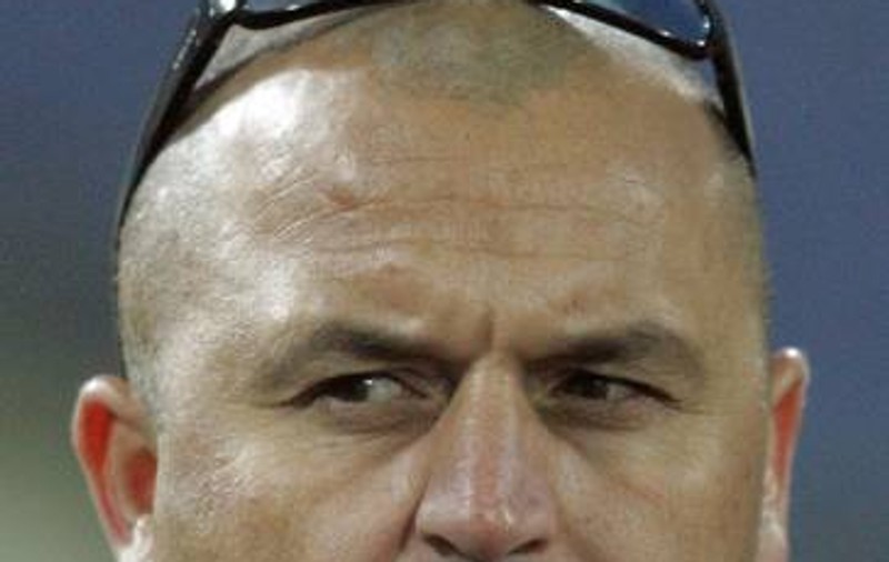 Mititelu l-a învins pe Mircea Sandu. Vezi ce i se pregăteşte boss-ului FRF